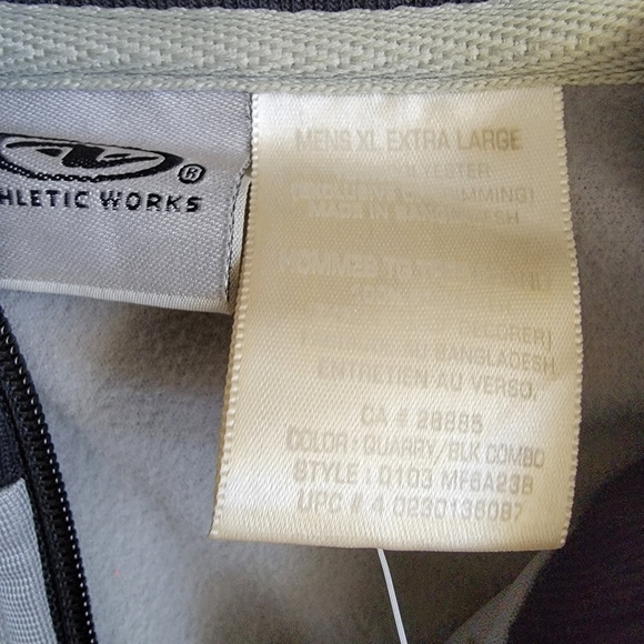 Athletic works zop up sweater - Picture 3 of 3